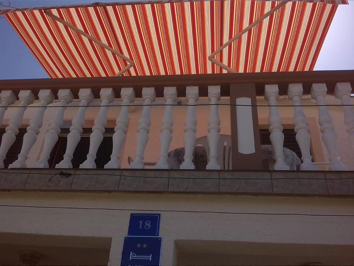 Apartman Borosa Vir Exterior photo